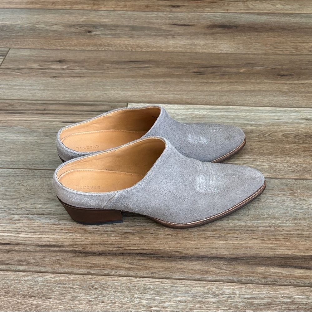 Tecovas Women's Suede Mules in Light Gray Taupe